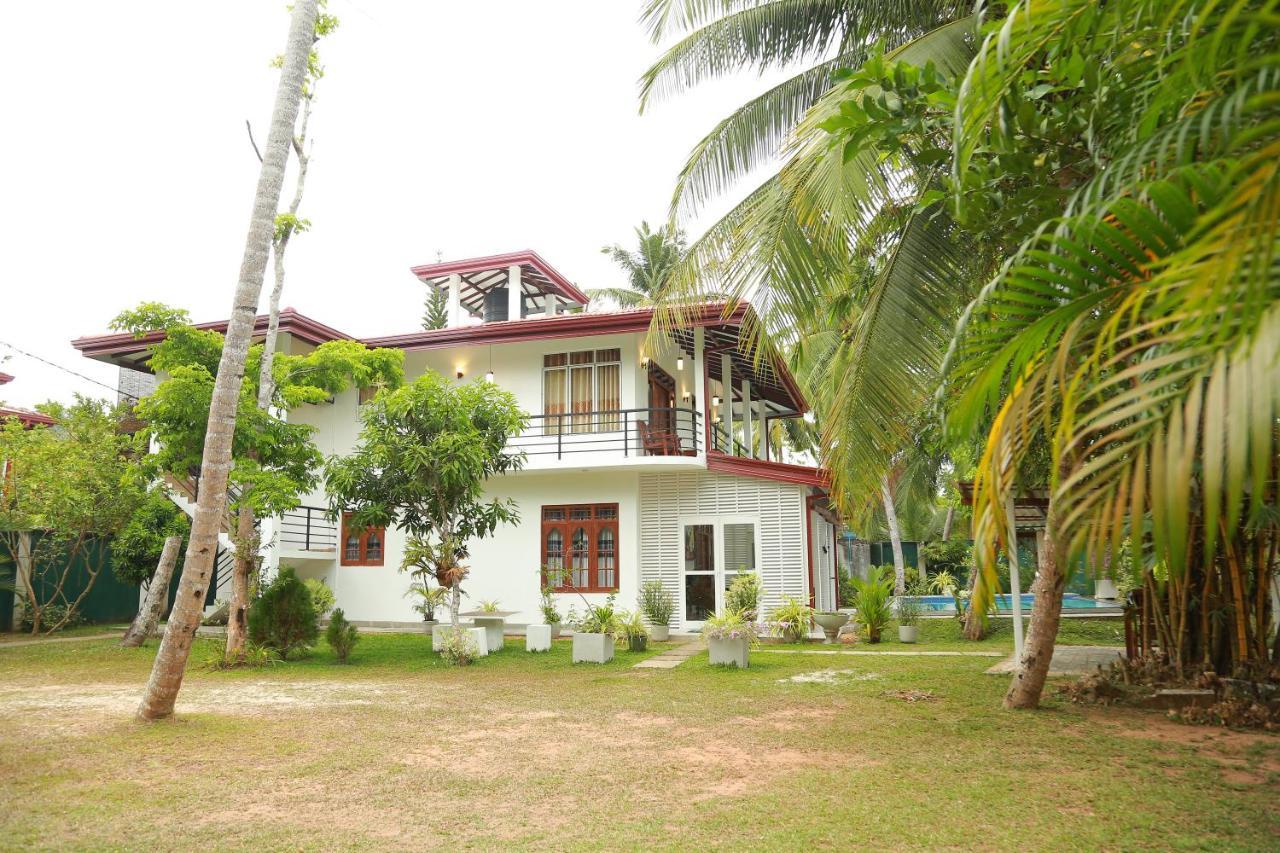 Villa A.Sms Induruwa Exteriör bild