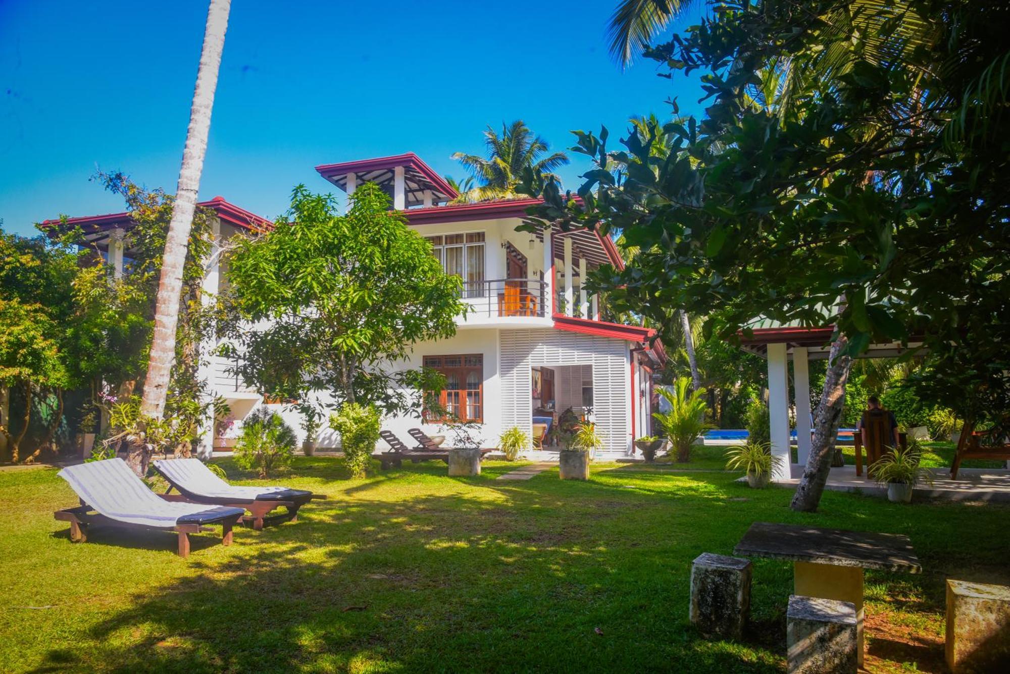 Villa A.Sms Induruwa Exteriör bild